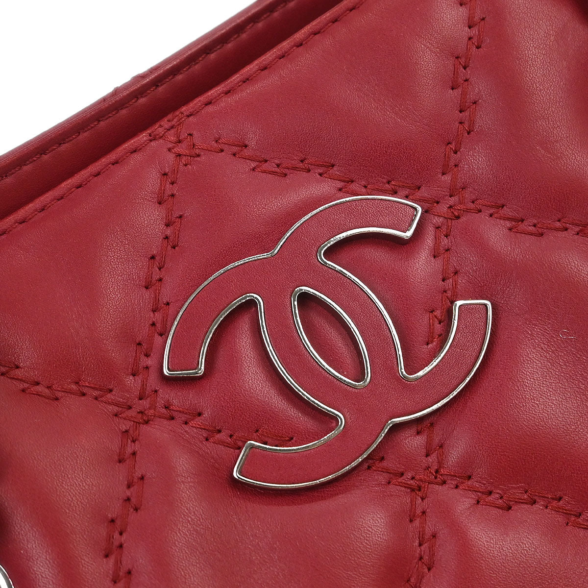 Chanel 2012-2013 Bordeaux Calfskin Hamptons Ultra Stitch Tote Chain Handbag