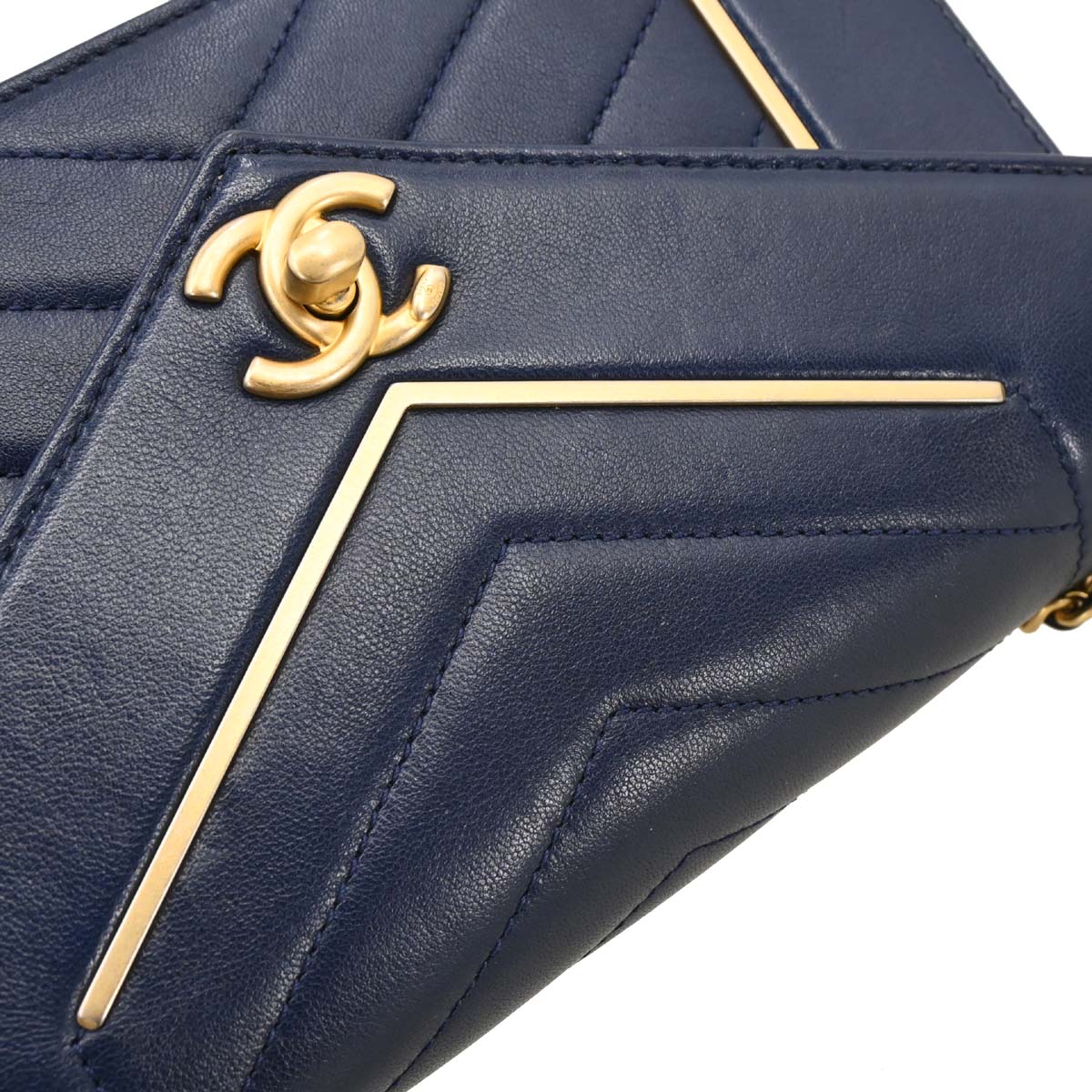 Chanel 2017-2018 Navy Lambskin Chevron Shoulder Bag
