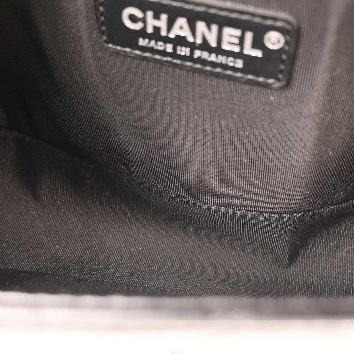 Boy Chanel Black Calfskin Chevron Medium Shoulder Bag