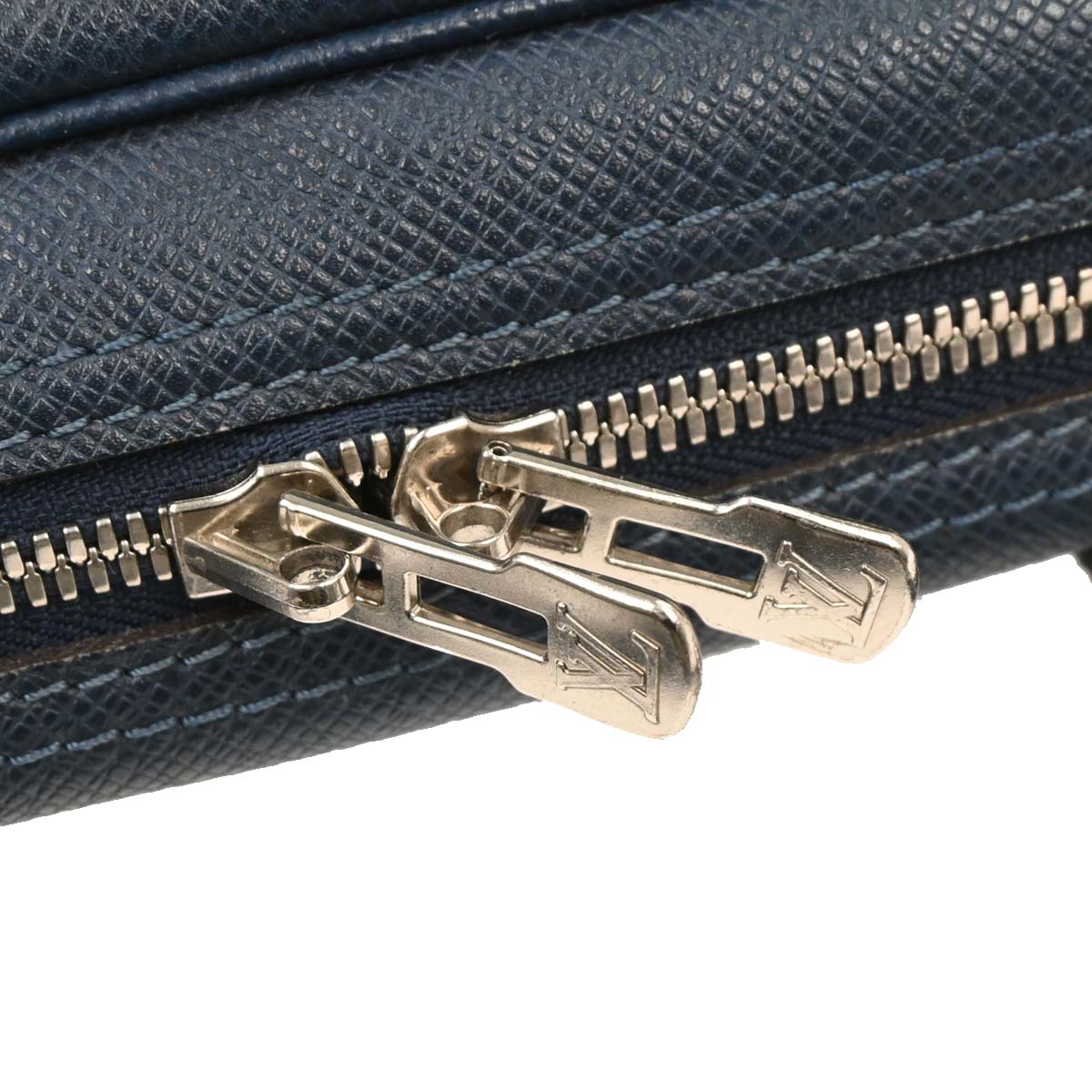 Louis Vuitton Blue Taiga Porte Document Voyage PM Handbag M30639