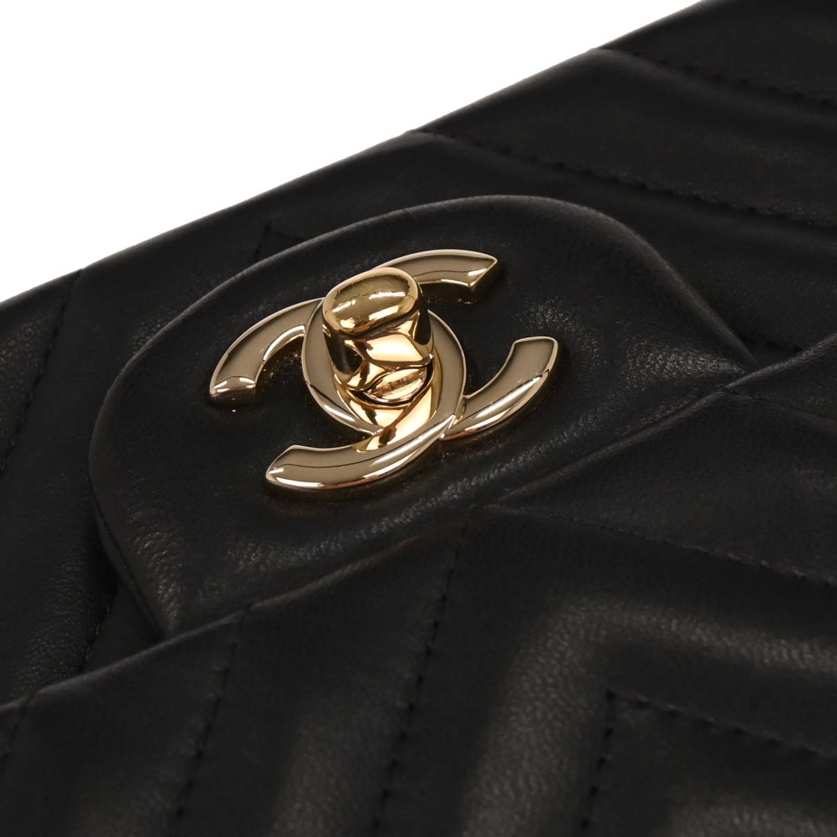 Chanel 2017-2018 Black Lambskin Chevron Shoulder Bag