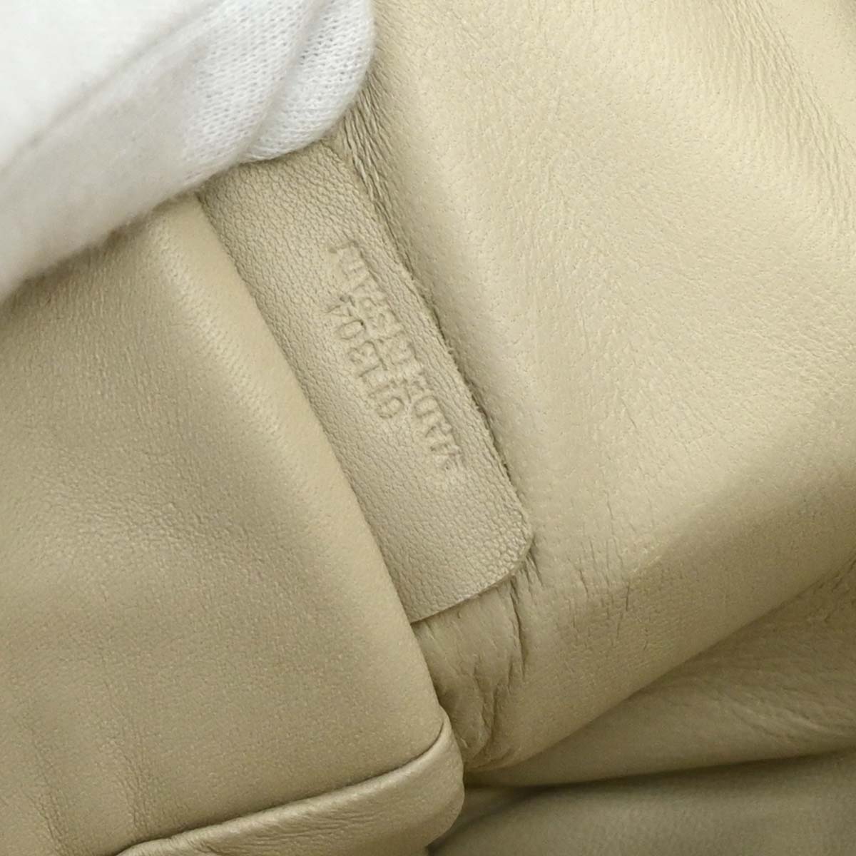 Loewe Off-white Amazona 36 Handbag