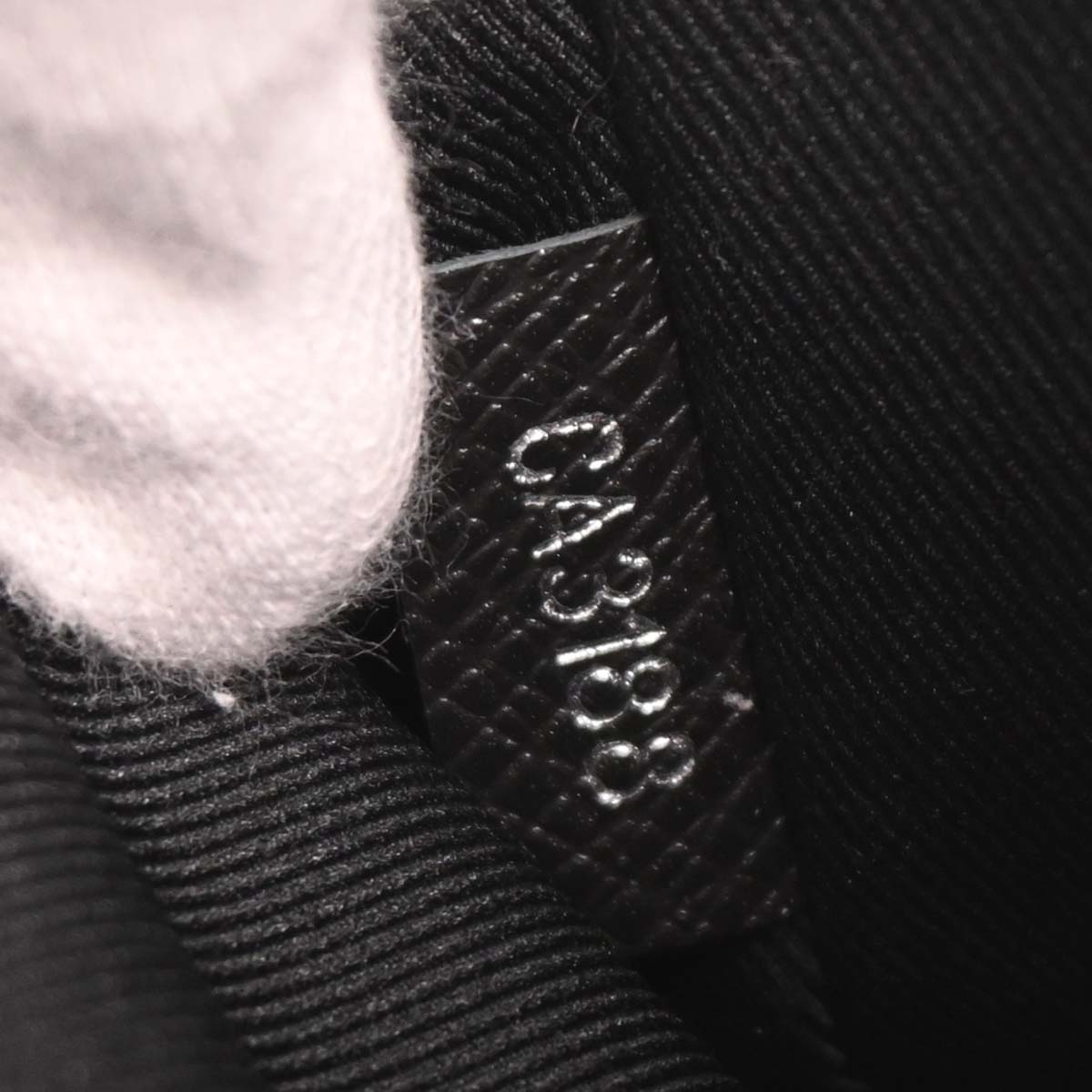 Louis Vuitton Black Taiga Anton Pochette Shoulder Bag M34416