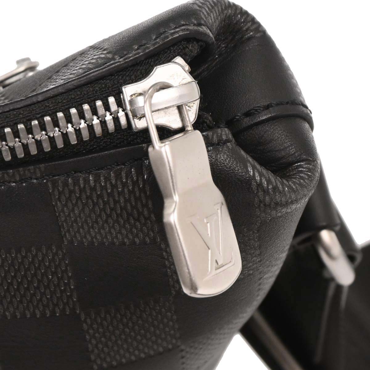 Louis Vuitton Damier Infini Discovery Messenger BB Shoulder N42418