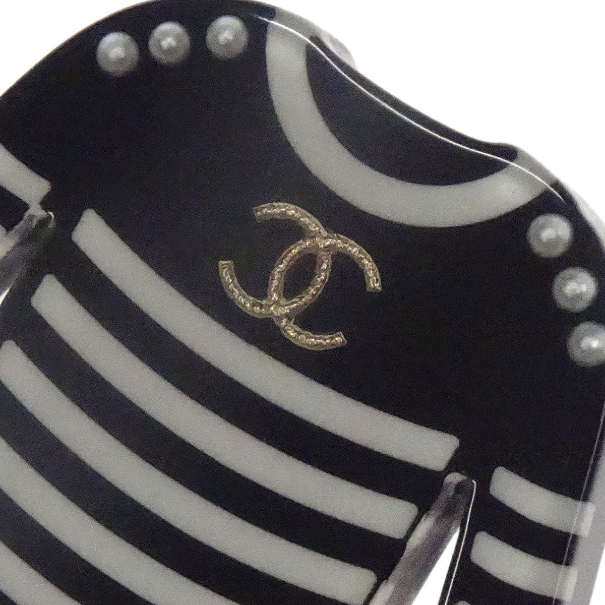 Chanel Brooch Pin Black Sweater 18A