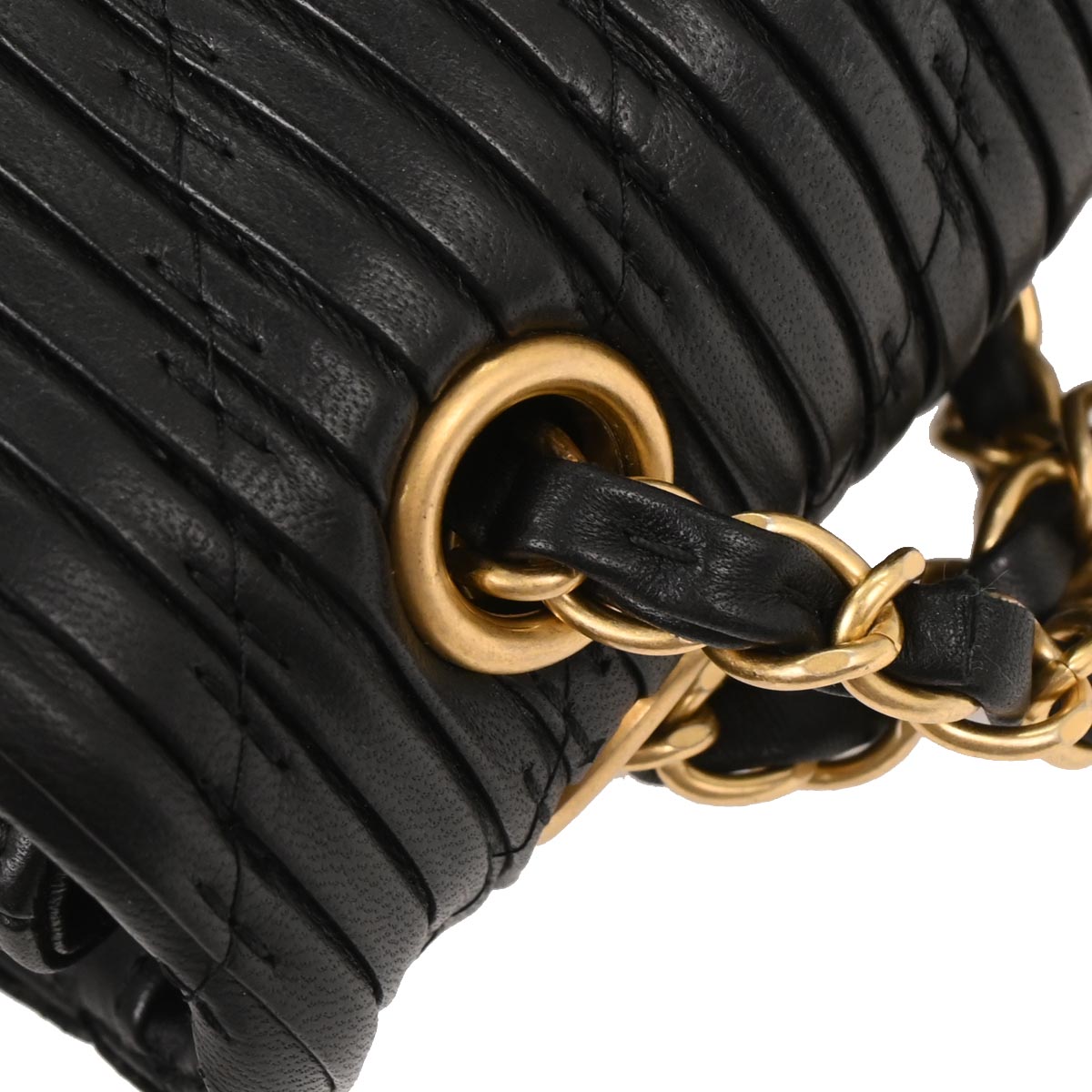 Chanel 2018 Black Calfskin Chevron Coco Pleats Medium Classic Double Flap Bag