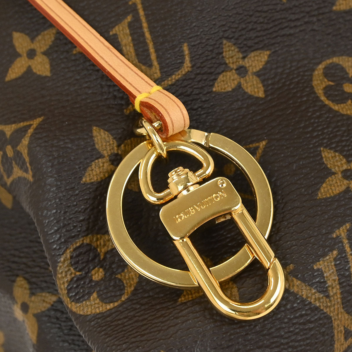 Louis Vuitton Monogram Artsy MM Handbag M40249
