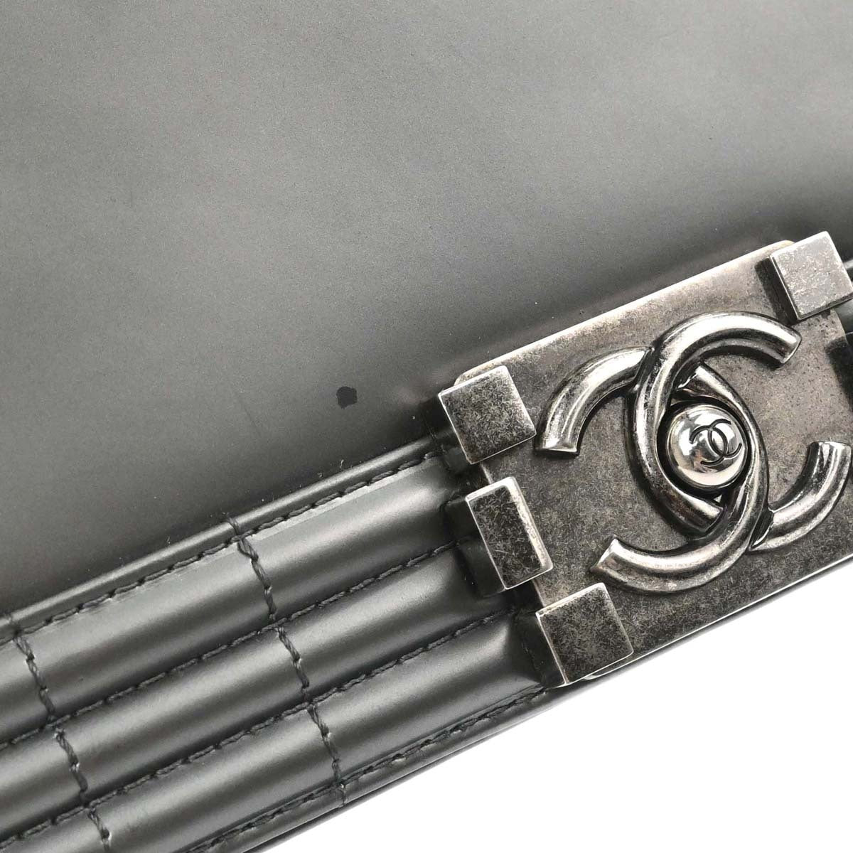 Boy Chanel 2012 Gray Patent Leather Medium Shoulder Bag
