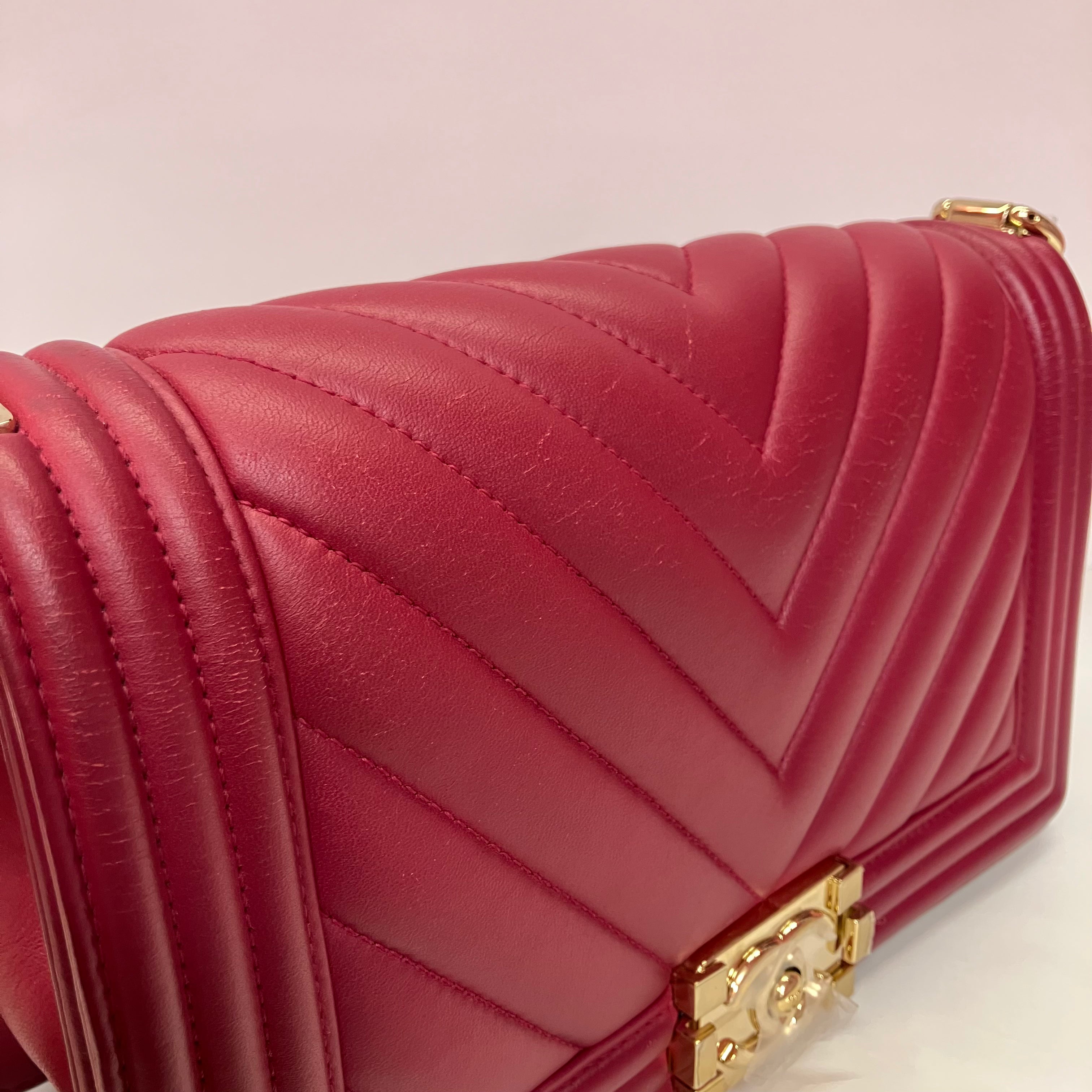 Medium Boy Chanel 2017 Red Lambskin Chevron Double Chain Shoulder Bag