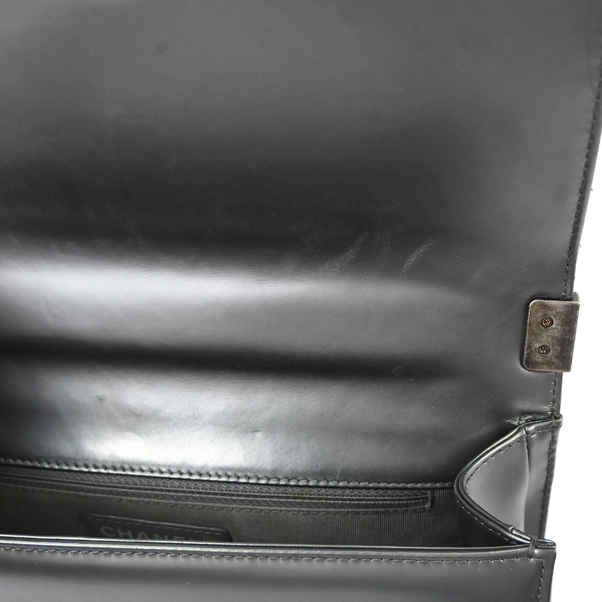 Boy Chanel Gray Patent Leather Medium Shoulder Bag