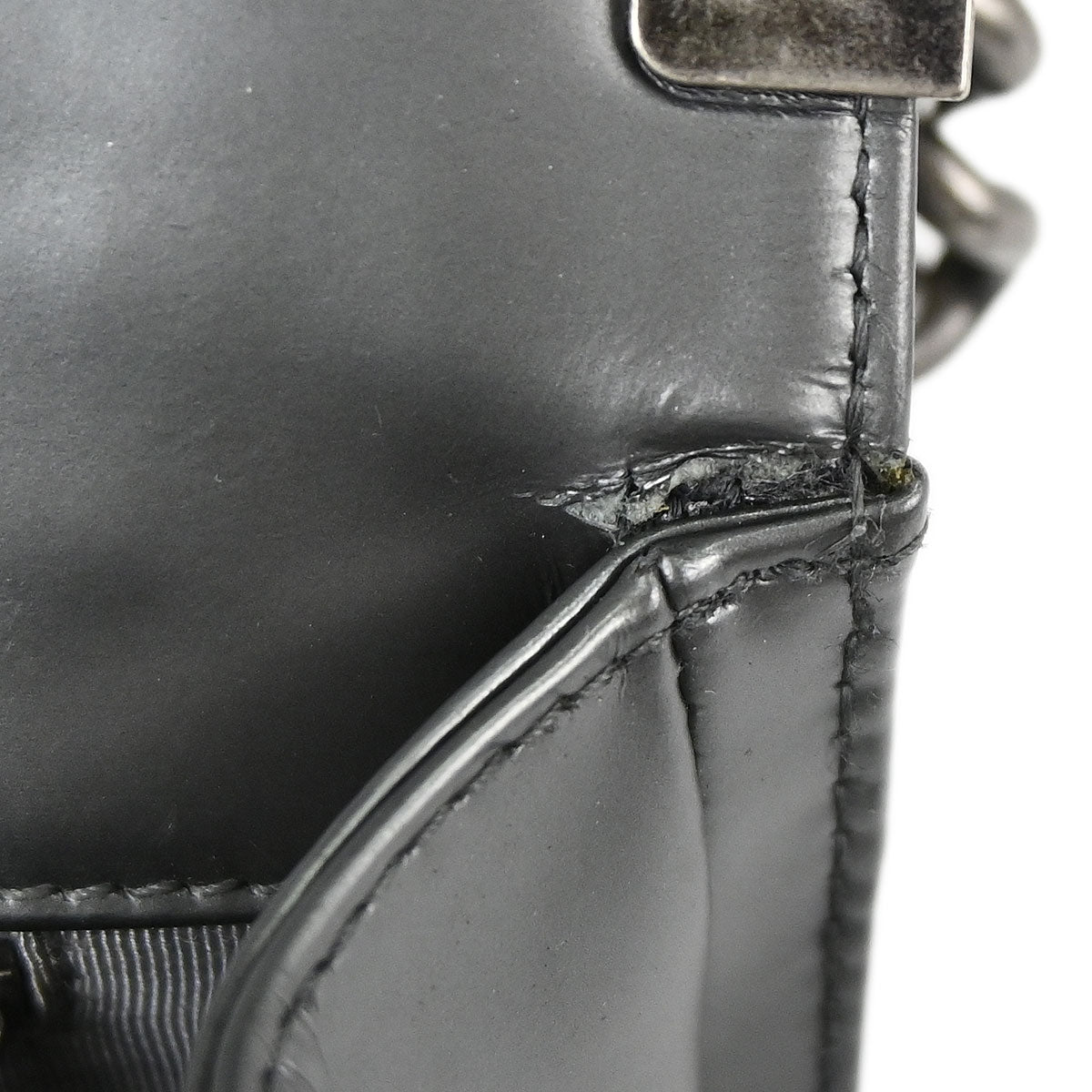 Boy Chanel Gray Patent Leather Medium Shoulder Bag