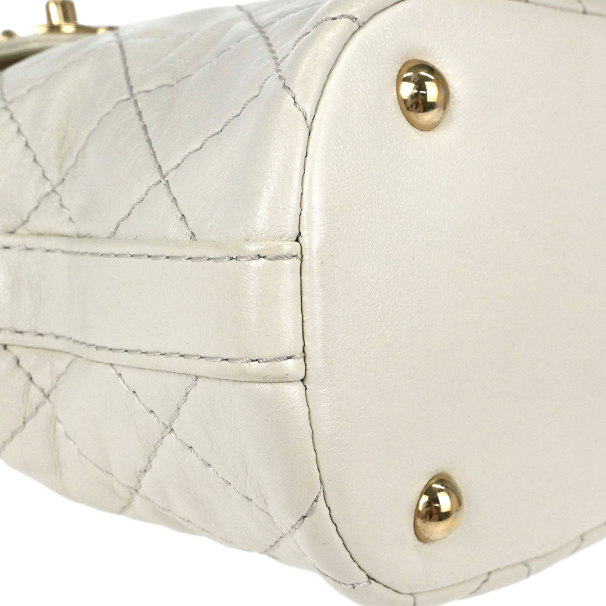 Chanel White Lambskin Bucket Chain Shoulder Bag