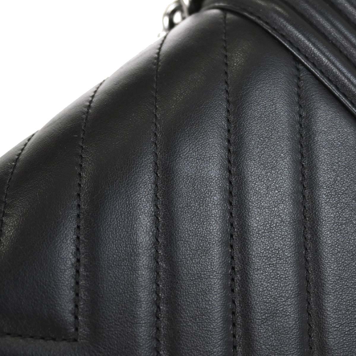 Boy Chanel Black Lambskin Chevron Medium Shoulder Bag