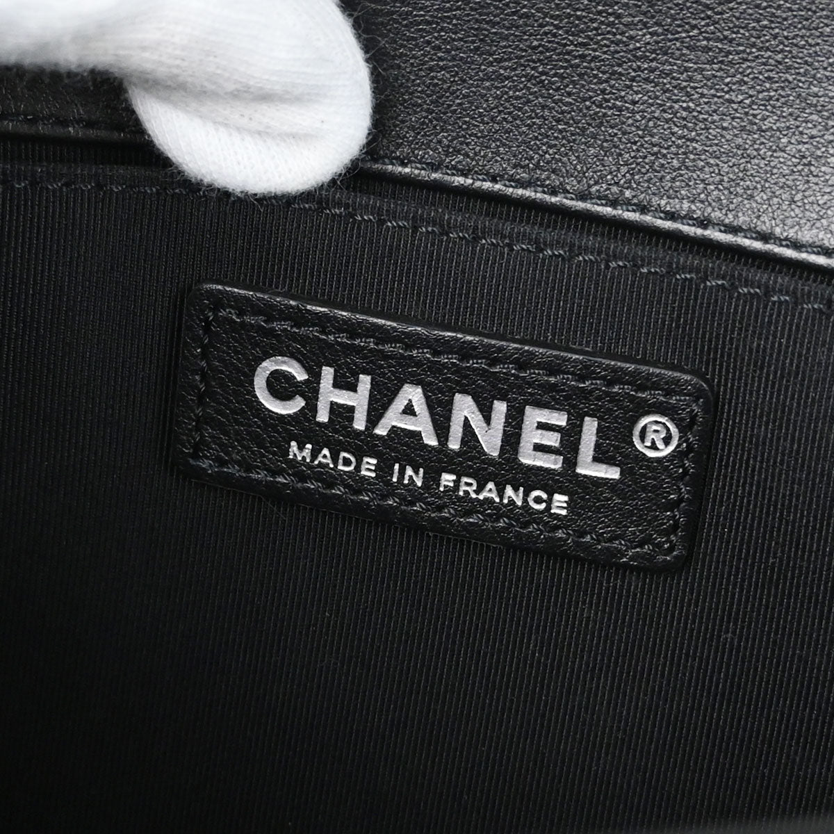 Boy Chanel Black Lambskin Chevron Medium Shoulder Bag