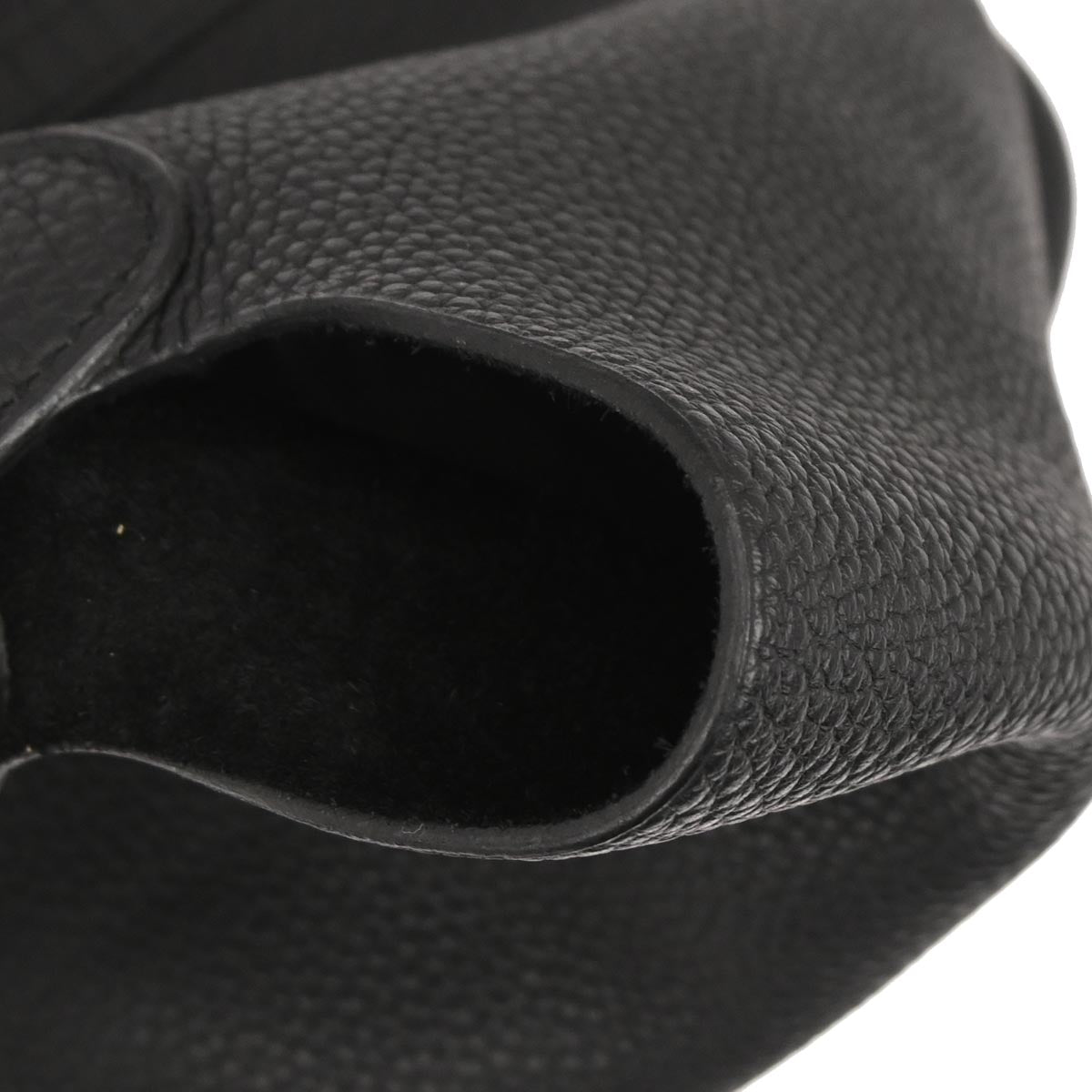 Hermes Black Taurillon Clemence Picotin Lock 22 MM Handbag