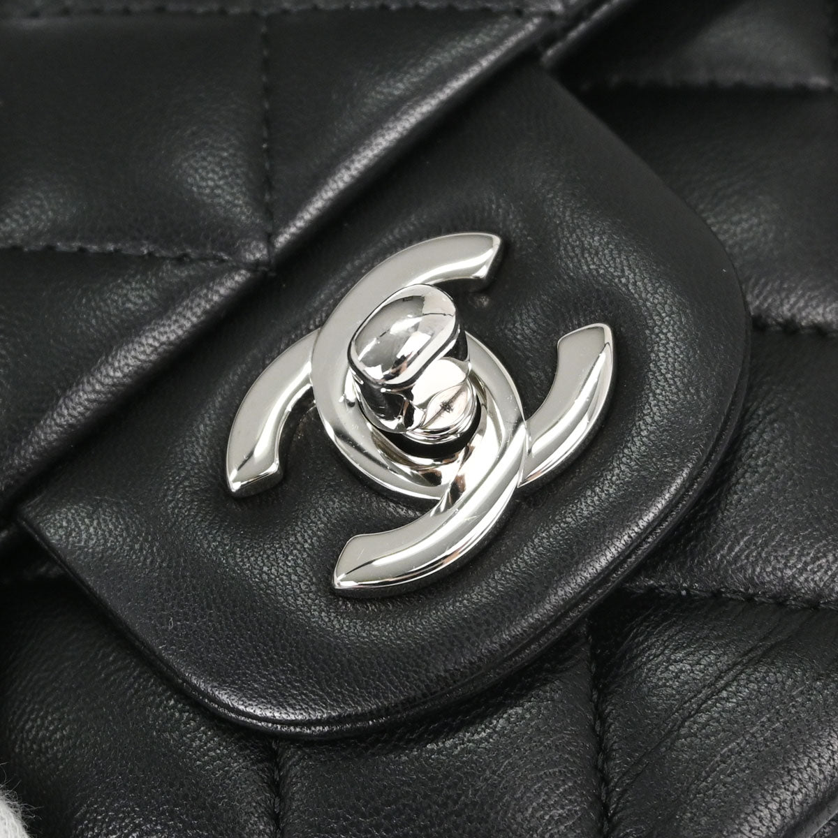 Chanel 2015-2016 Black Lambskin Medium Classic Double Flap Shoulder Bag