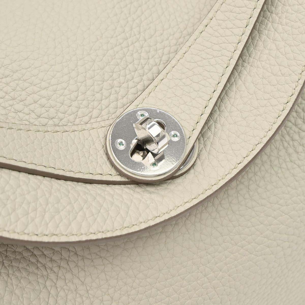 Hermes Vanilla Taurillon Clemence Lindy 30 Shoulder Bag