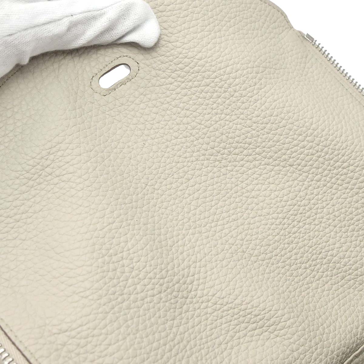 Hermes Vanilla Taurillon Clemence Lindy 30 Shoulder Bag