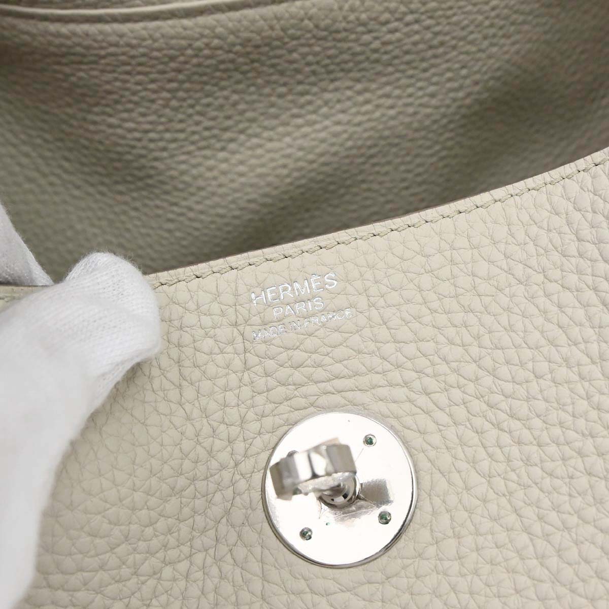Hermes Vanilla Taurillon Clemence Lindy 30 Shoulder Bag