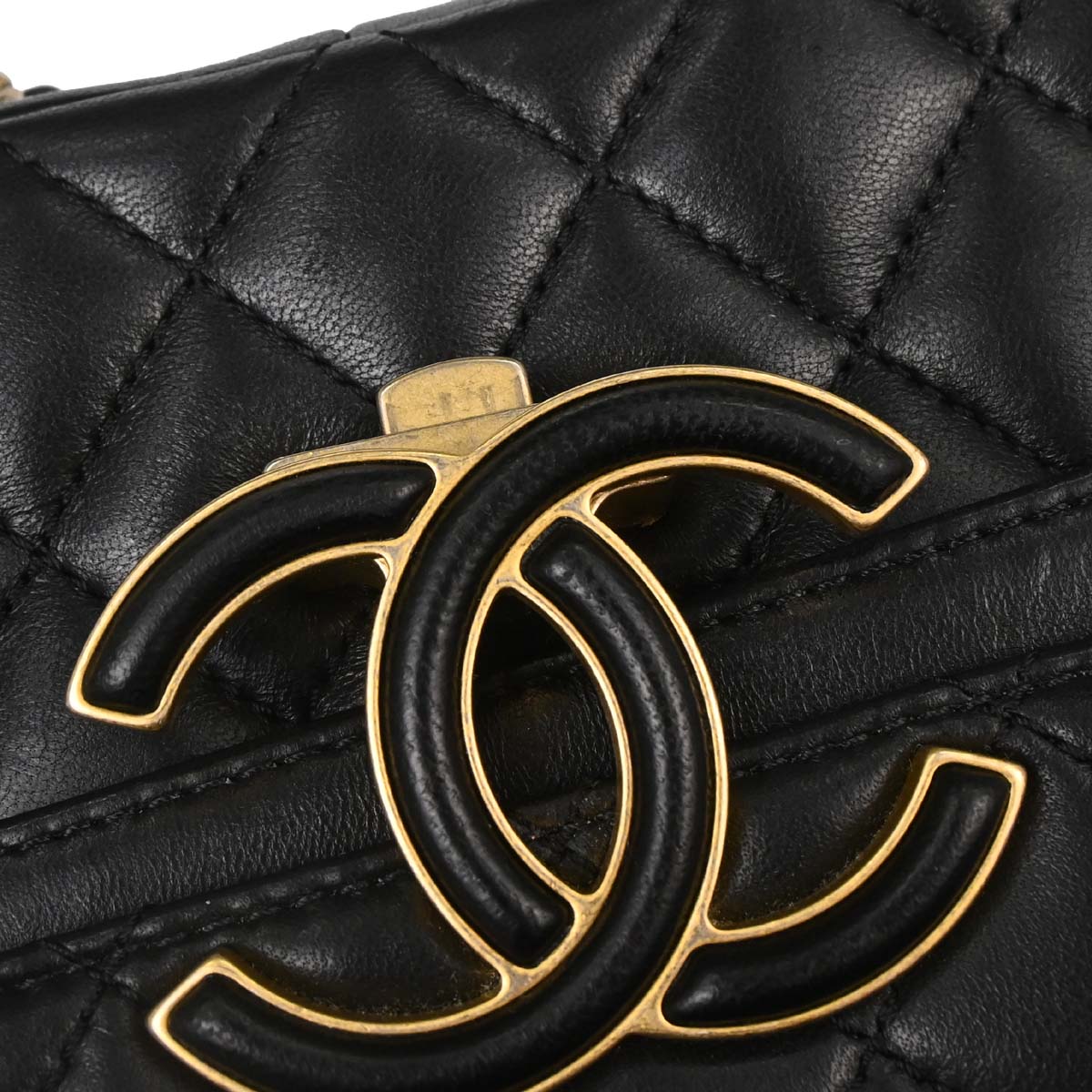 Chanel 2018-2019 Black Lambskin CC Chic Double Flap Shoulder Bag