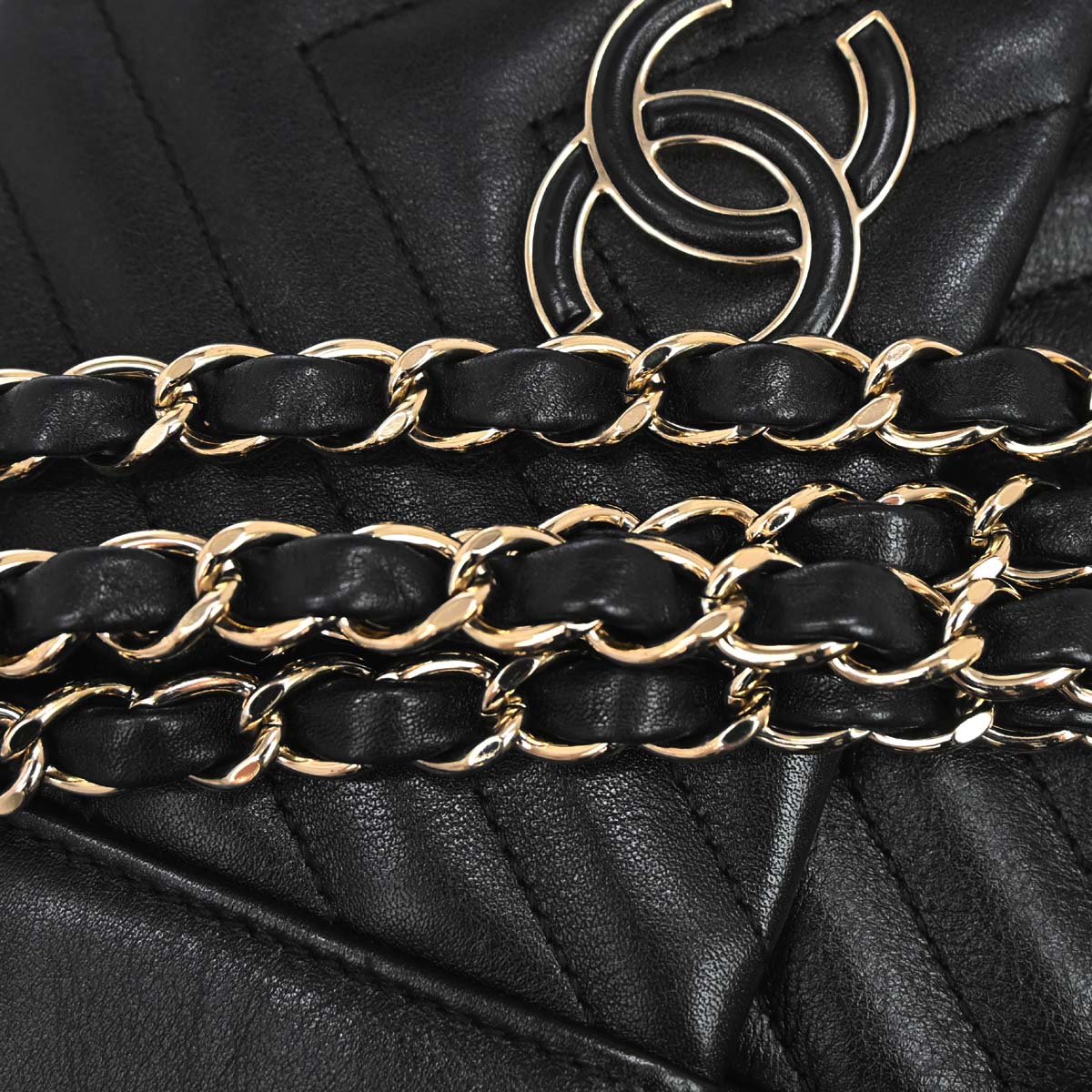 Chanel 2019 Black Calfskin Daily Chevron Camera Bag