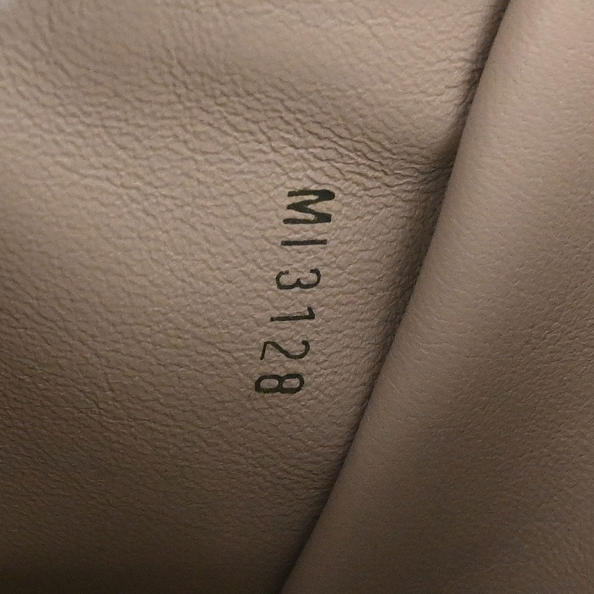 Louis Vuitton Beige Leather Capucines MM 2way Shoulder Handbag M52396