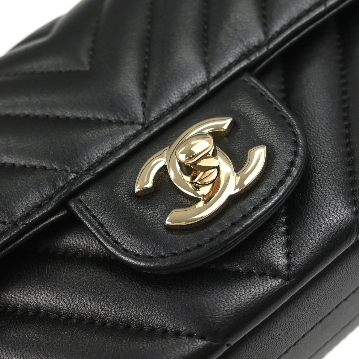 Chanel 2017-2018 Black Lambskin Chevron Single Flap Shoulder Bag
