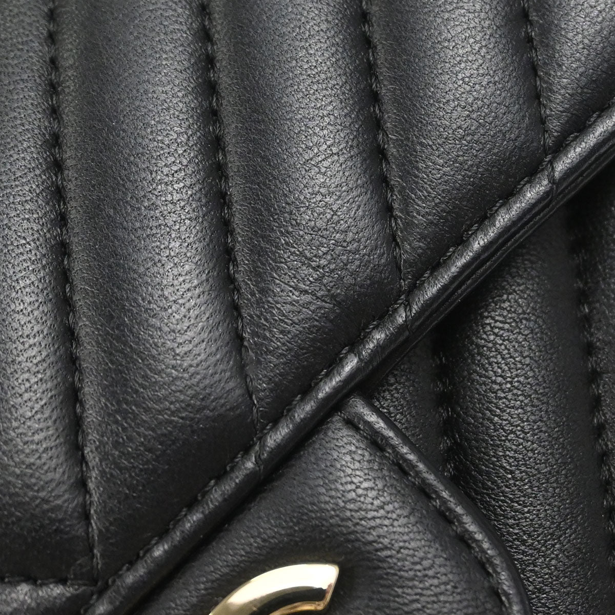 Chanel 2017-2018 Black Lambskin Chevron Single Flap Shoulder Bag