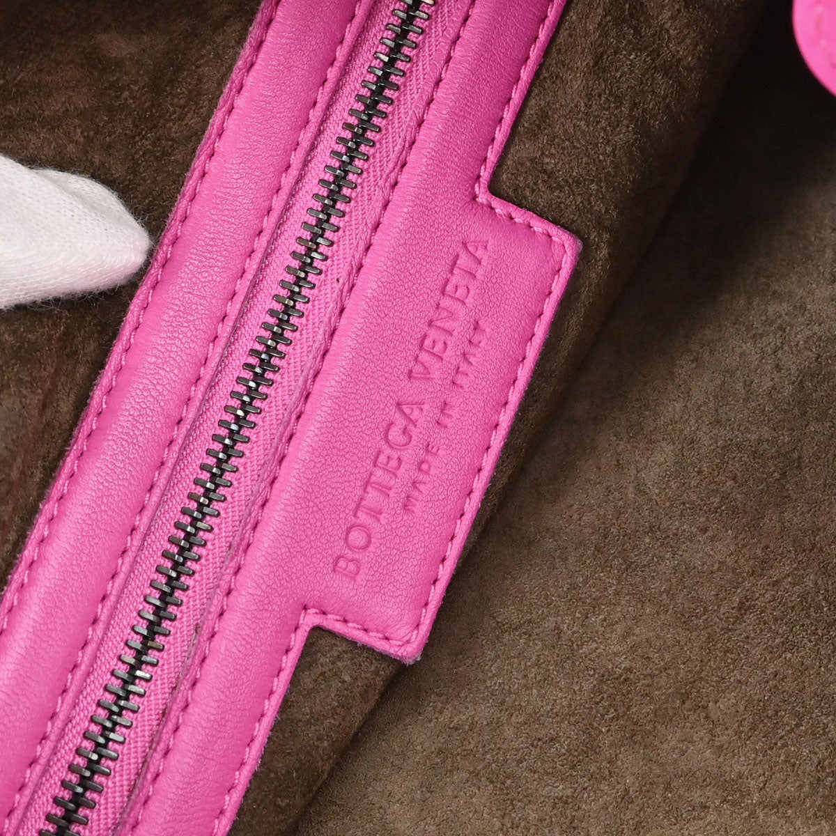 Bottega Veneta Pink Lambskin Intrecciato Hobo Handbag