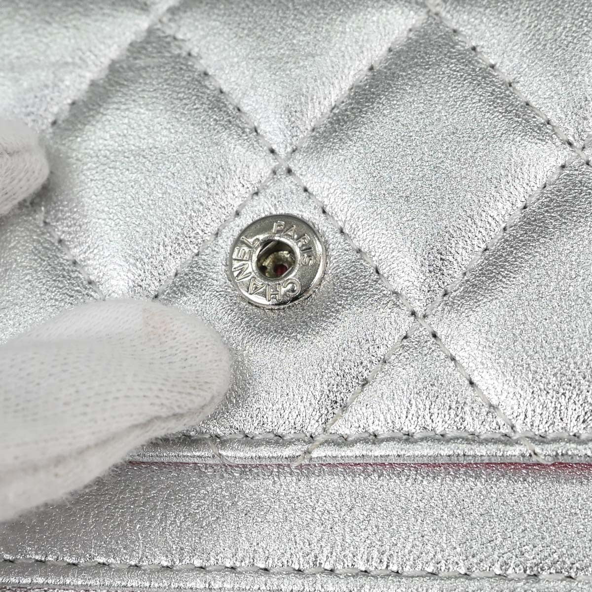 Chanel 2012 Silver Lambskin Cardholder Small Good