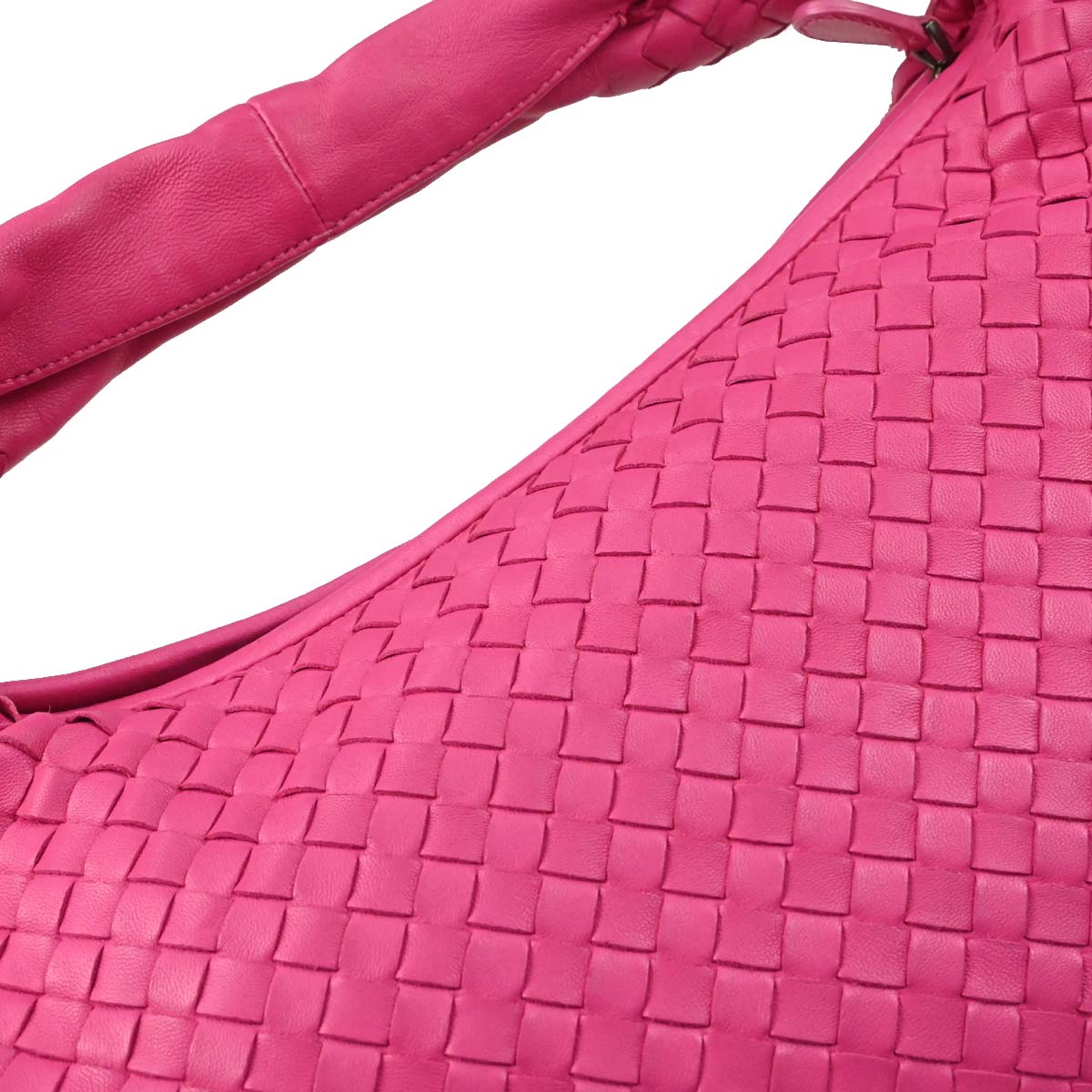 Bottega Veneta Pink Lambskin Intrecciato Hobo Handbag