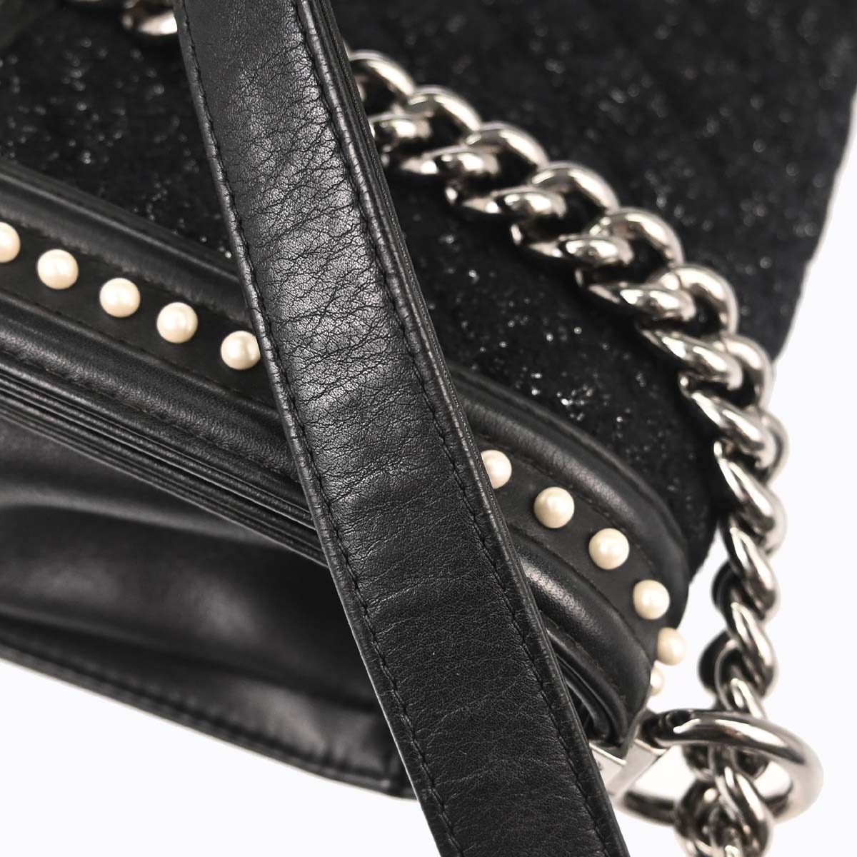 Boy Chanel 2018-2019 Black Tweed Calfskin Costume Pearl Medium Shoulder Bag