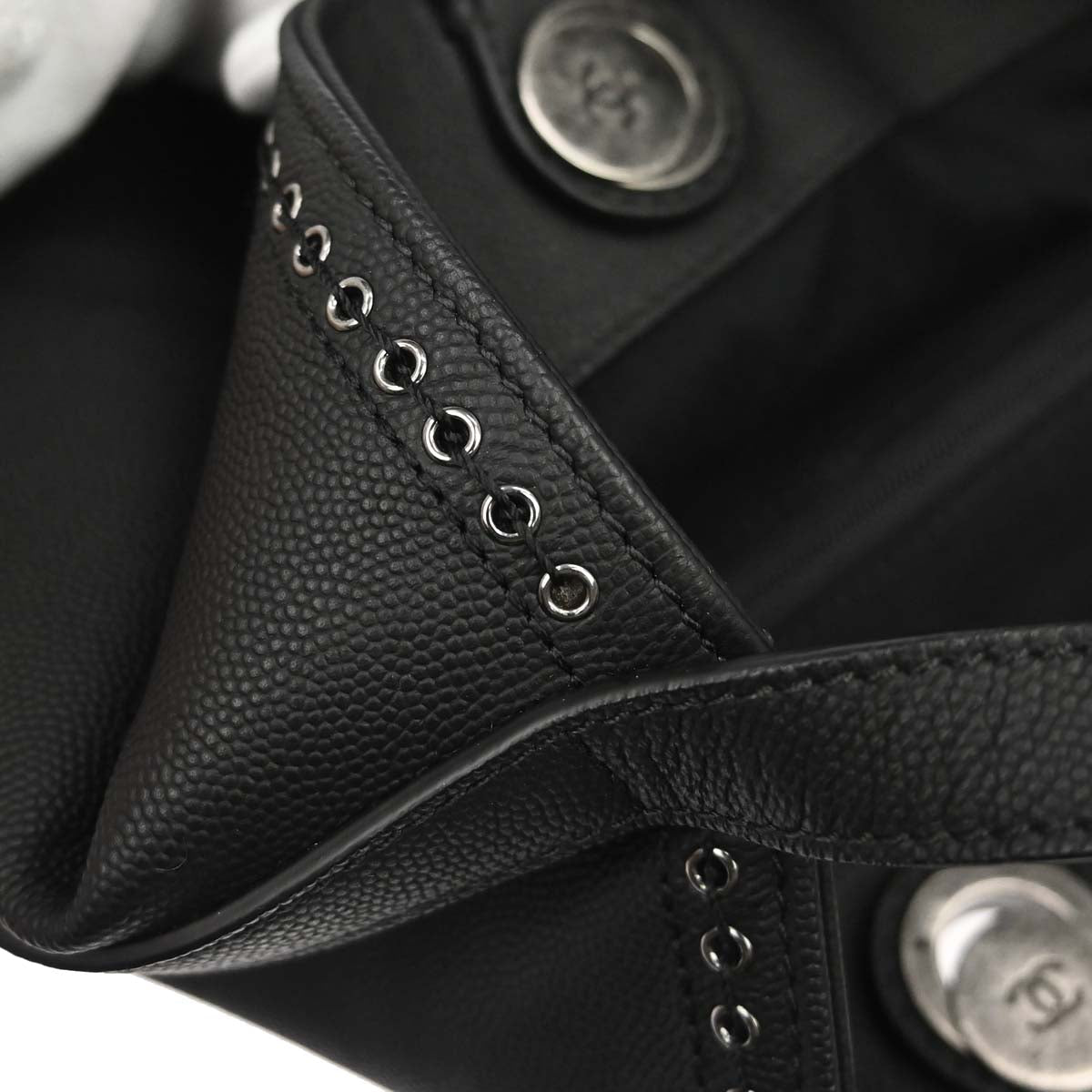 Chanel 2019 Black Caviar Skin Coco Eyelets Large Shopping Tote 2way Shoulder Chain Handbag