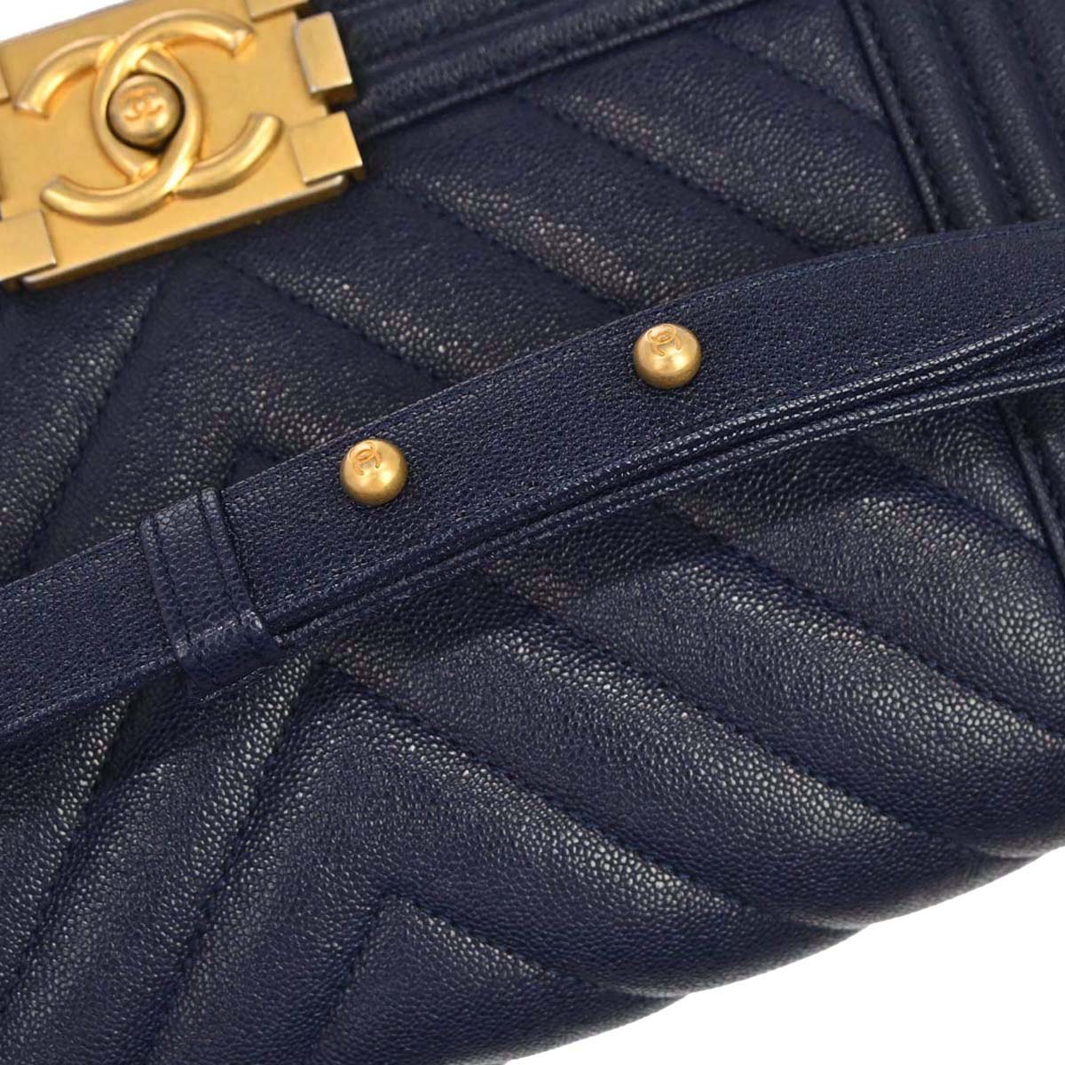 Boy Chanel 2018-2019 Navy Caviar Skin Chevron Medium Shoulder Bag