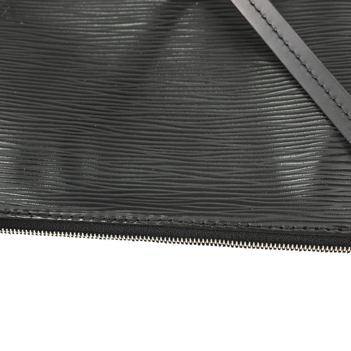 Louis Vuitton Black Epi Pochette Accessoires NM Handbag M40632