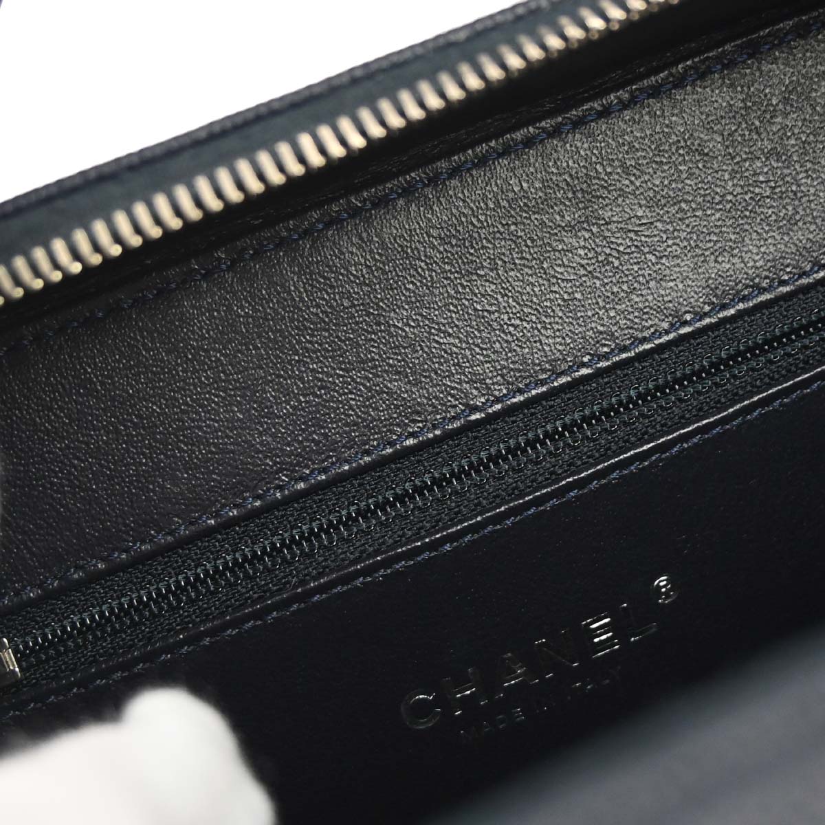 Chanel 2019 Navy Caviar Skin CC Filigree 2way Shoulder Vanity Handbag