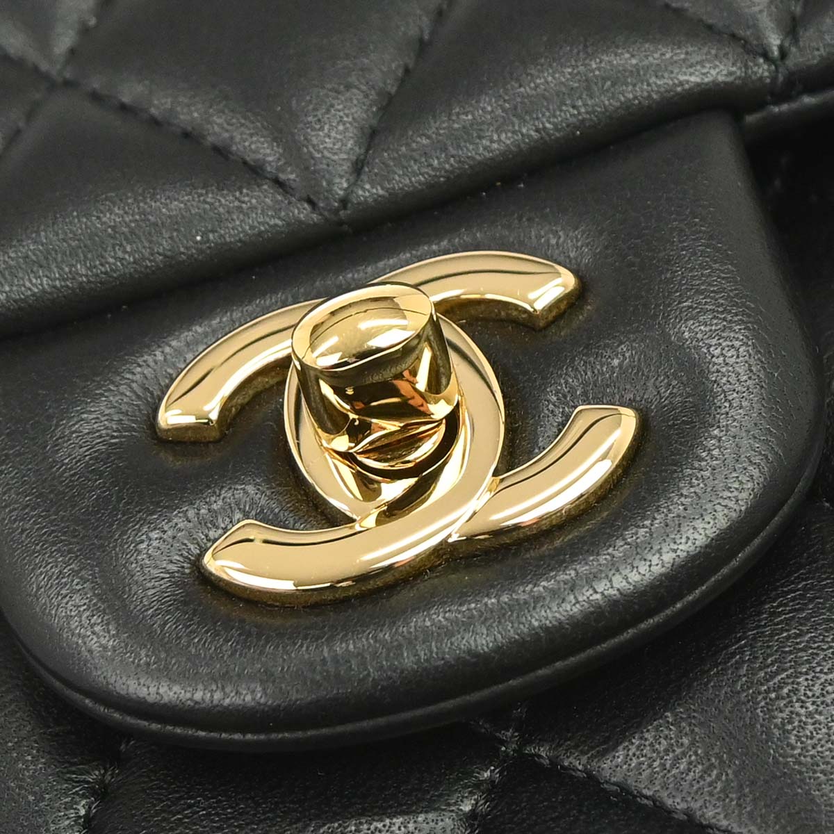 Chanel 2019 Black Lambskin Medium Classic Double Flap Shoulder Bag