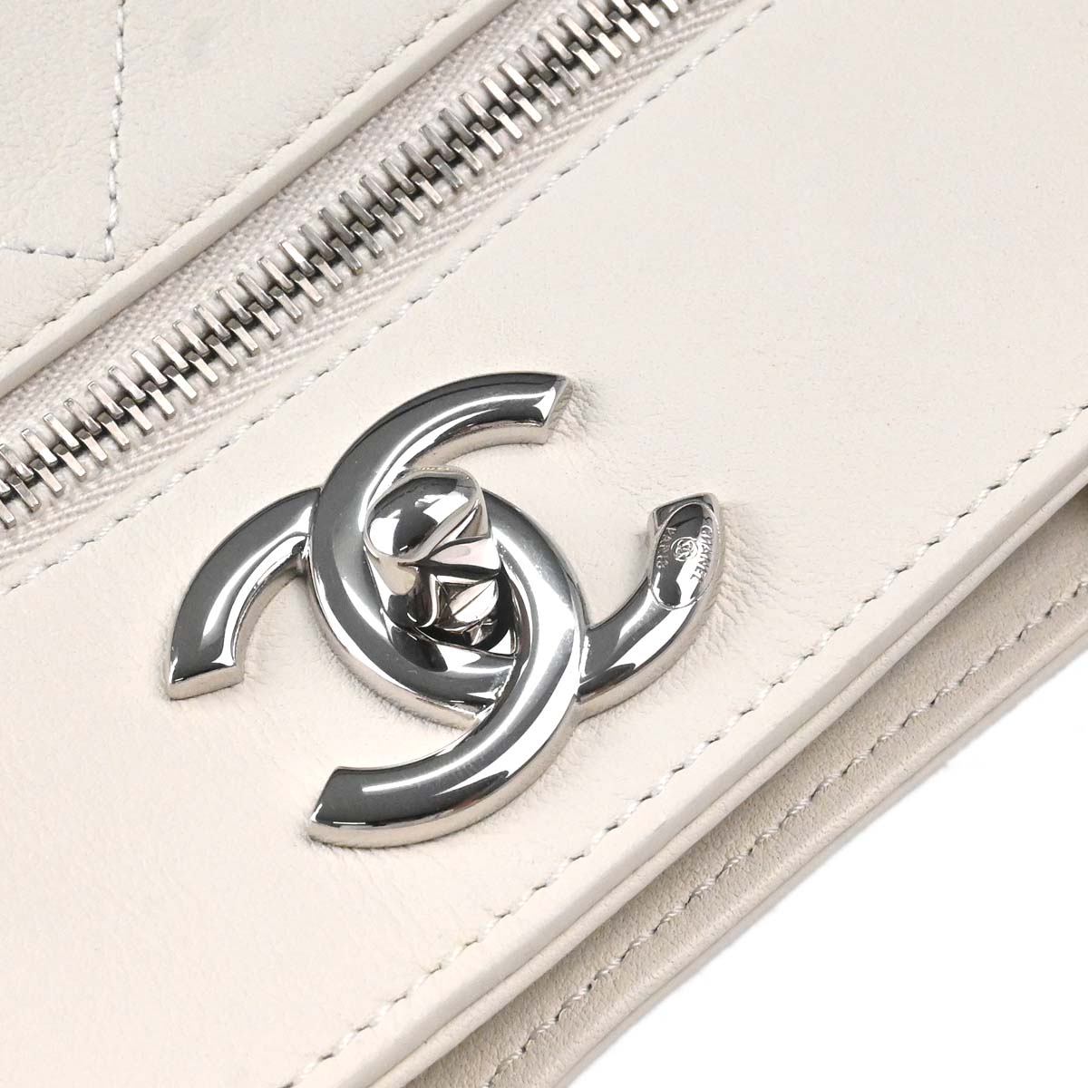 Chanel White Calfskin 2way Shoulder Bucket Handbag