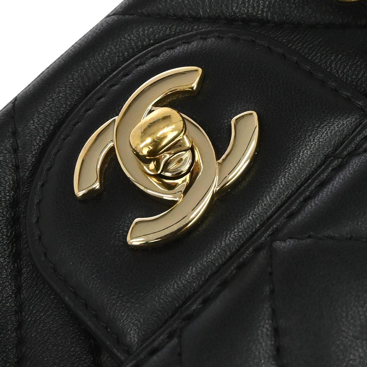 Chanel 2017-2018 Black Lambskin Chevron Mini Classic Square Flap Shoulder Bag 17