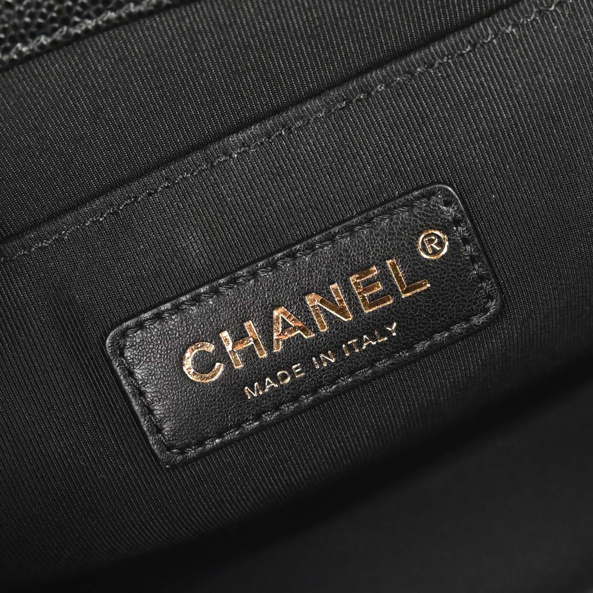 Boy Chanel 2018-2019 Black Caviar Skin Medium Shoulder Bag