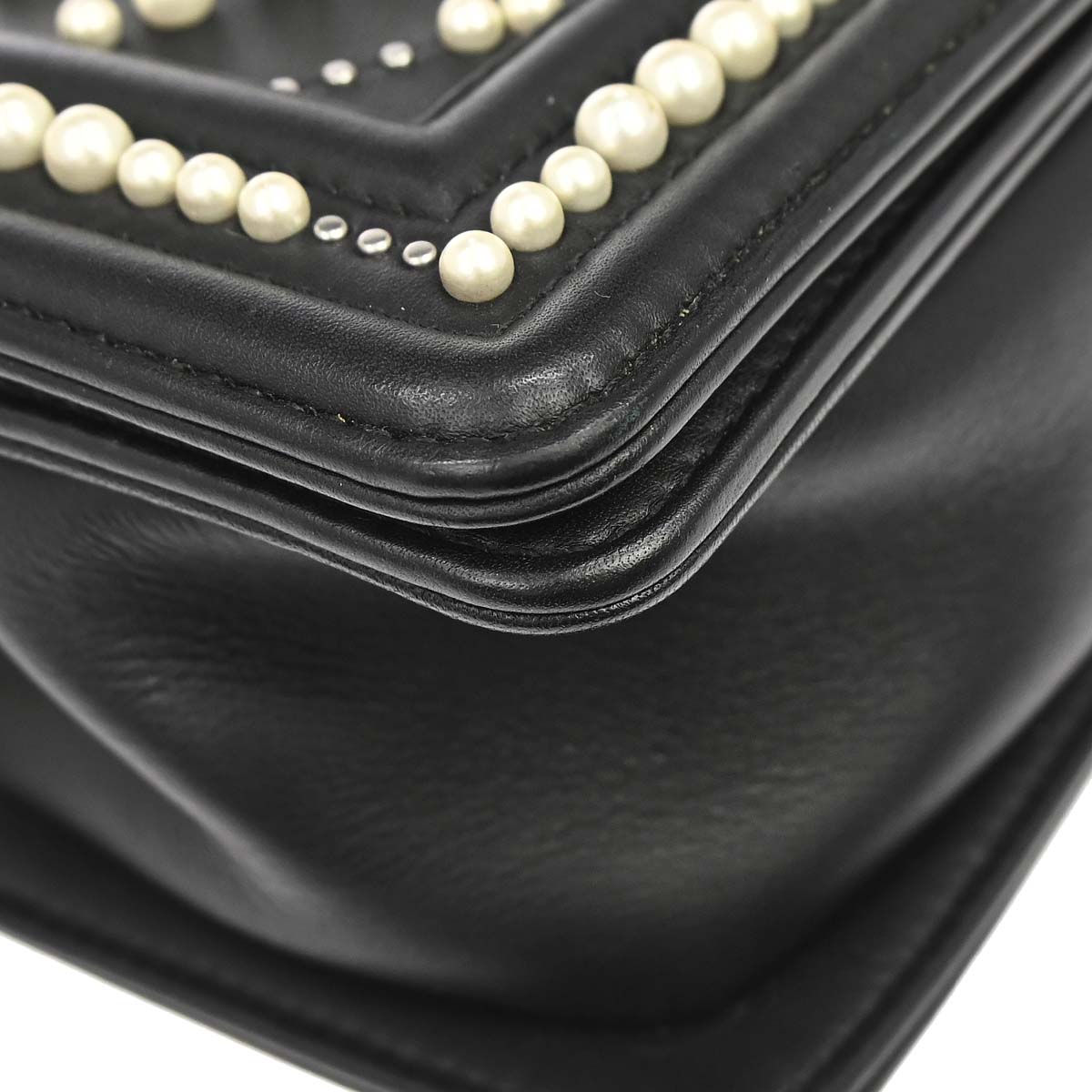 Boy Chanel 2019 Black Calfskin Costume Pearl Small Chain Shoulder Bag