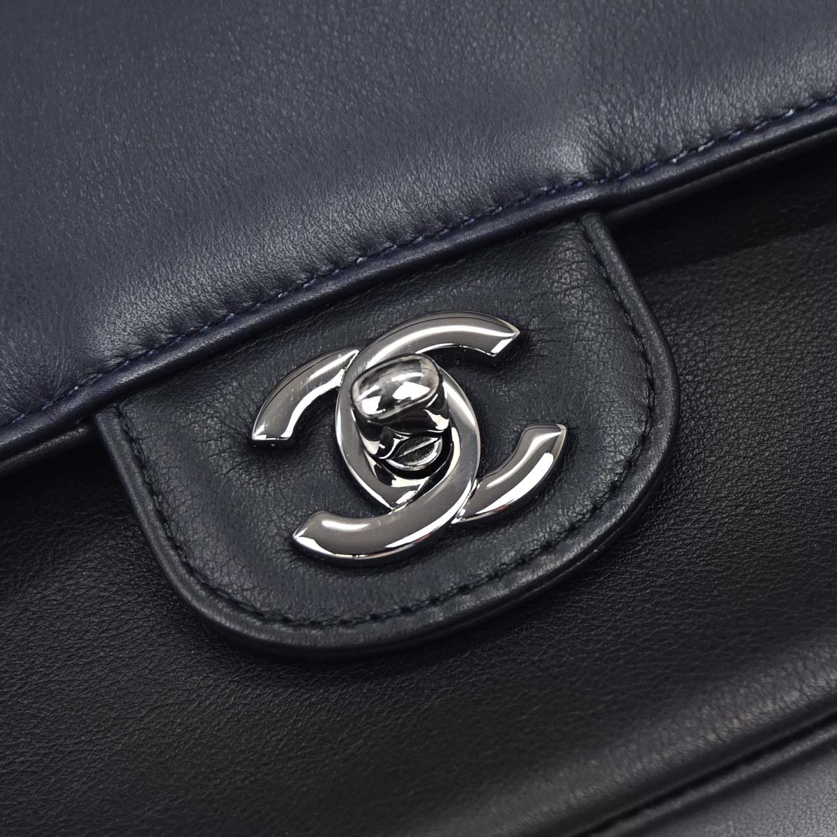 Chanel 2017 Navy Black Calfskin Medium Classic Double Flap Shoulder Bag