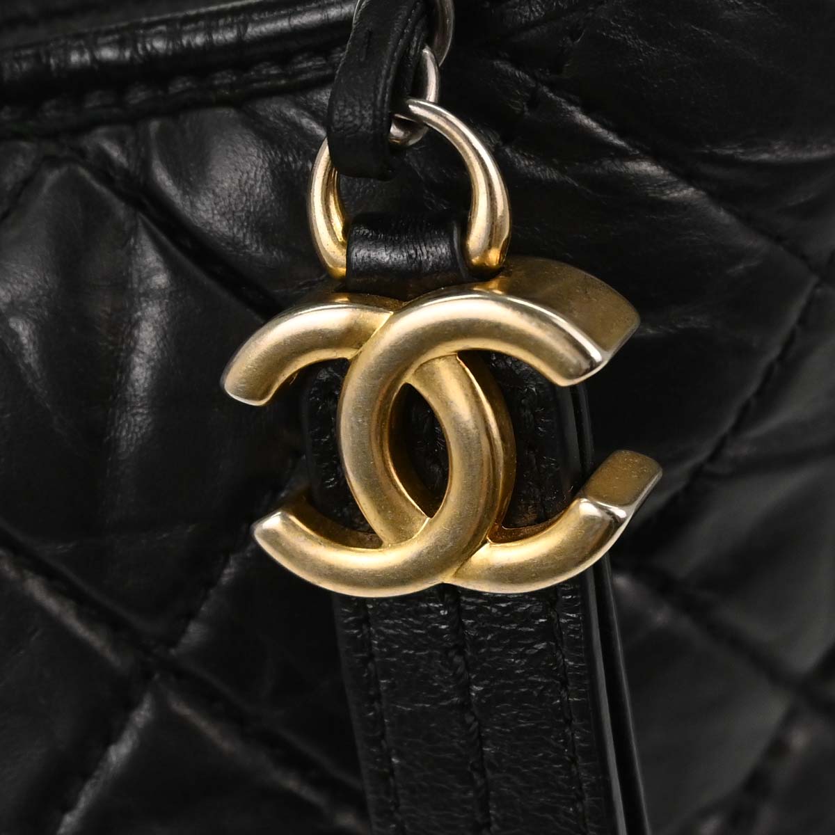 Chanel 2019 Black Calfskin Lambskin Medium Gabrielle Shoulder Bag