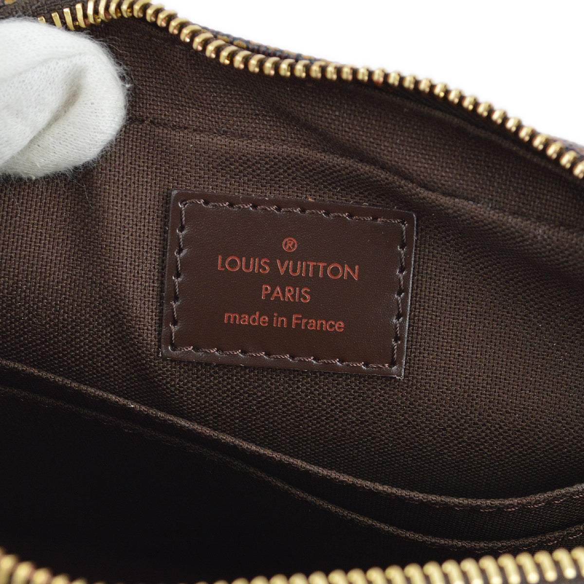 Louis Vuitton 2011 Damier Pochette Vie Macao Clutch Bag N61739