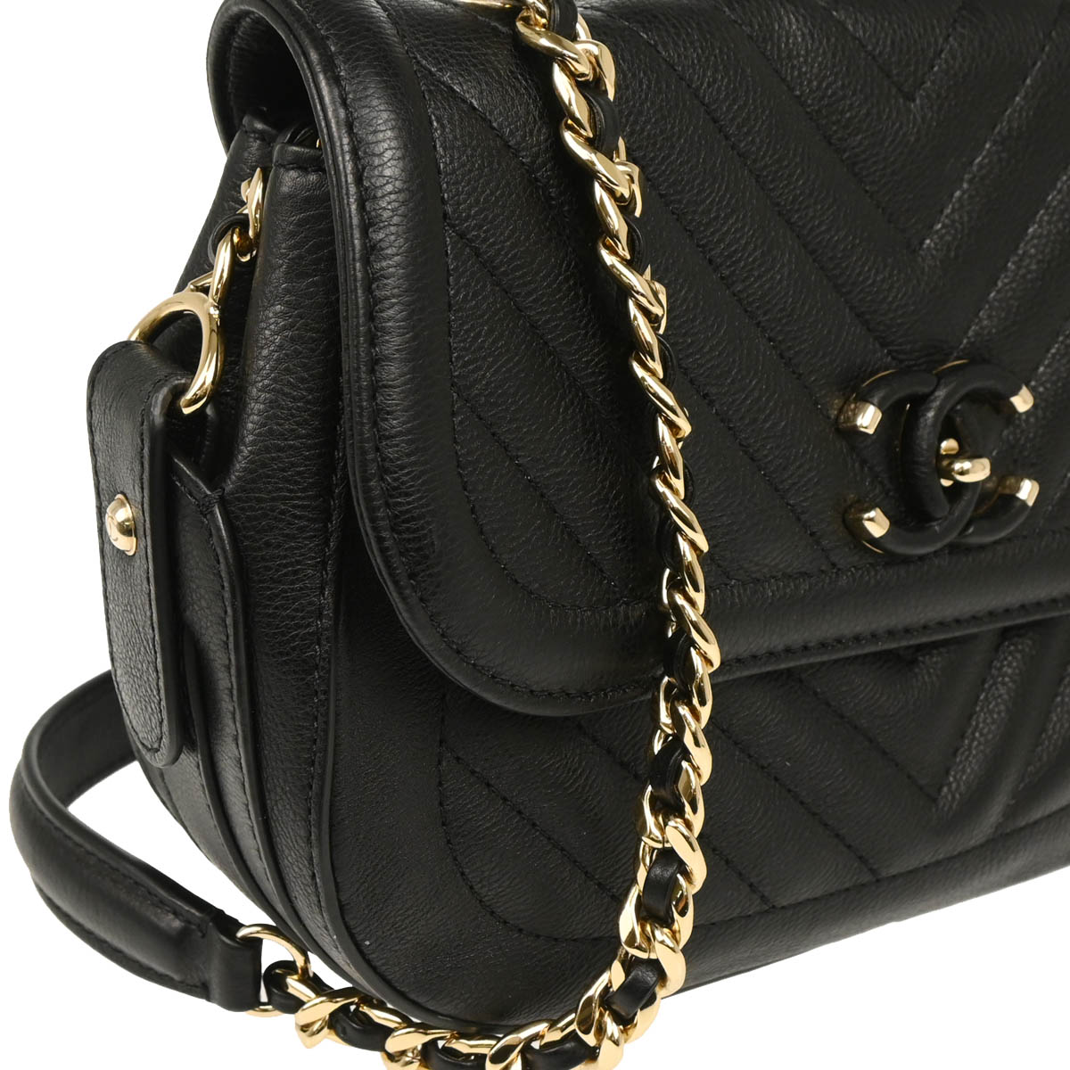 Chanel 2018-2019 Black Calfskin Chevron Filigree Shoulder Bag