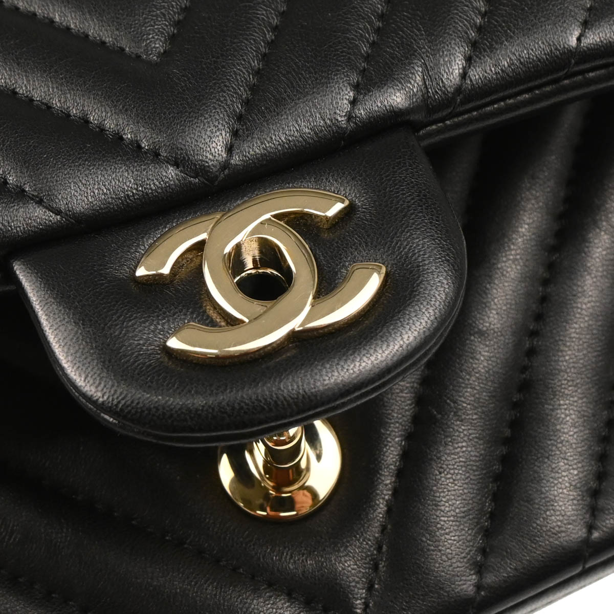 Chanel 2017 Black Lambskin Chevron Mini Classic Square Flap Shoulder Bag 17