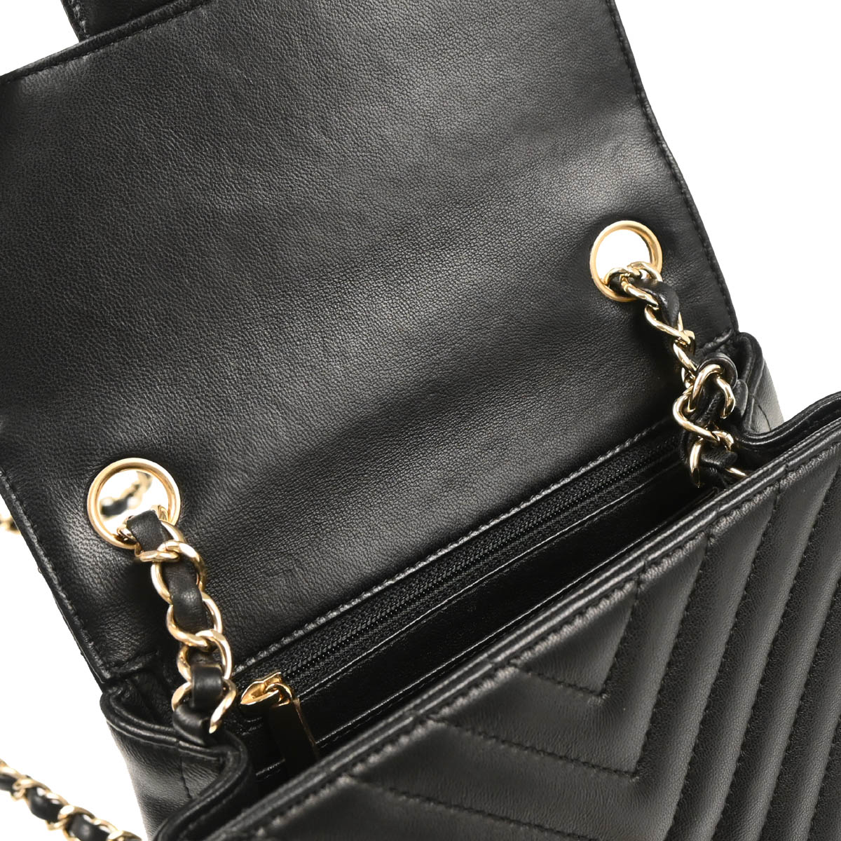 Chanel 2017-2018 Black Lambskin Chevron Chain Shoulder Bag