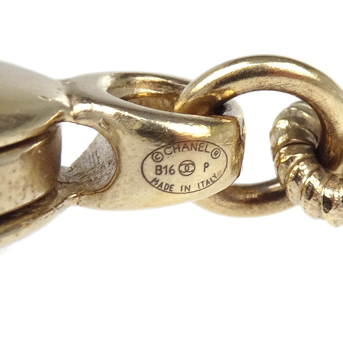 Chanel Gold Key Holder Bag Charm CC Small Good B16P