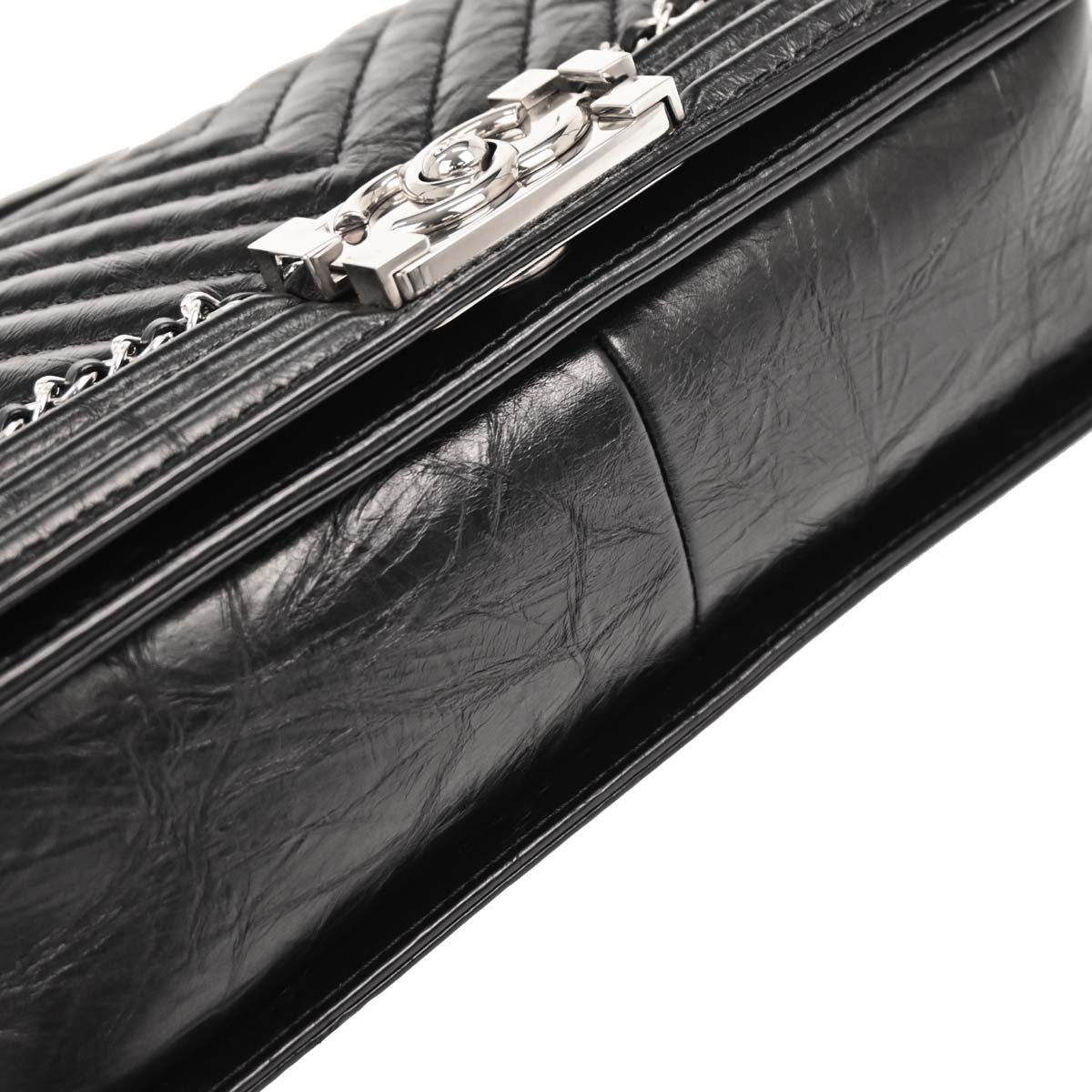 Boy Chanel Black Calfskin Chevron Medium Shoulder Bag