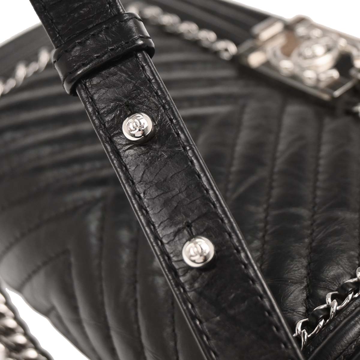 Boy Chanel Black Calfskin Chevron Medium Shoulder Bag